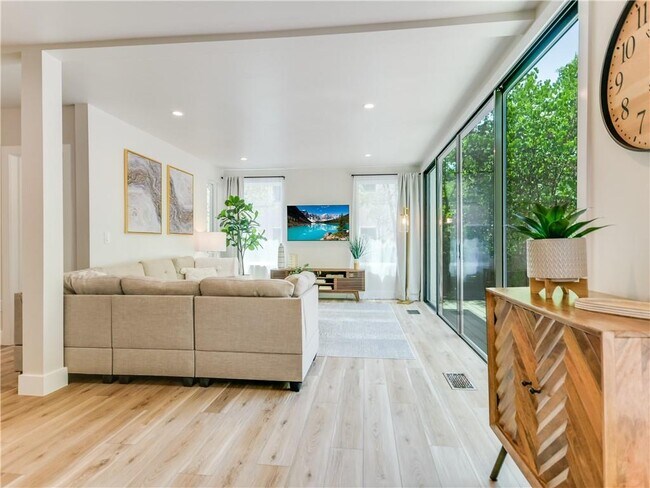 Foto del edificio - 3204 Beanna St