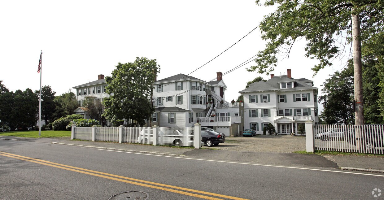 Edgehill Condominiums Apartments in Nahant, MA