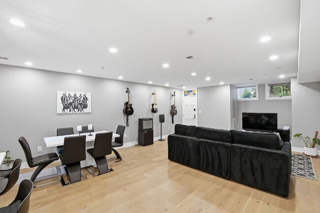 Foto del edificio - Boutique Condo Near Shaw Metro & Bloomingdale
