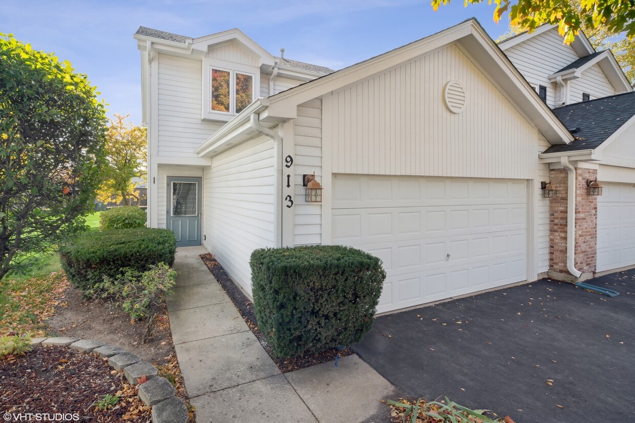 913 Lauren Ct, Westmont, IL 60559 Townhome Rentals in Westmont IL