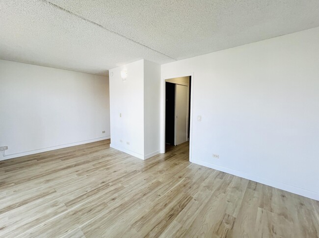 Building Photo - 710 Lunalilo St