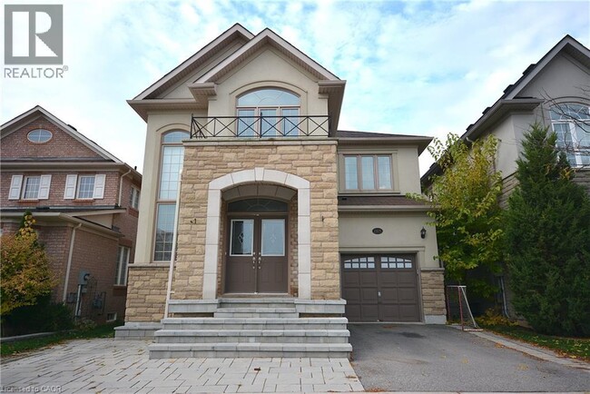 Photo du bâtiment - 2105 Falling Green Dr