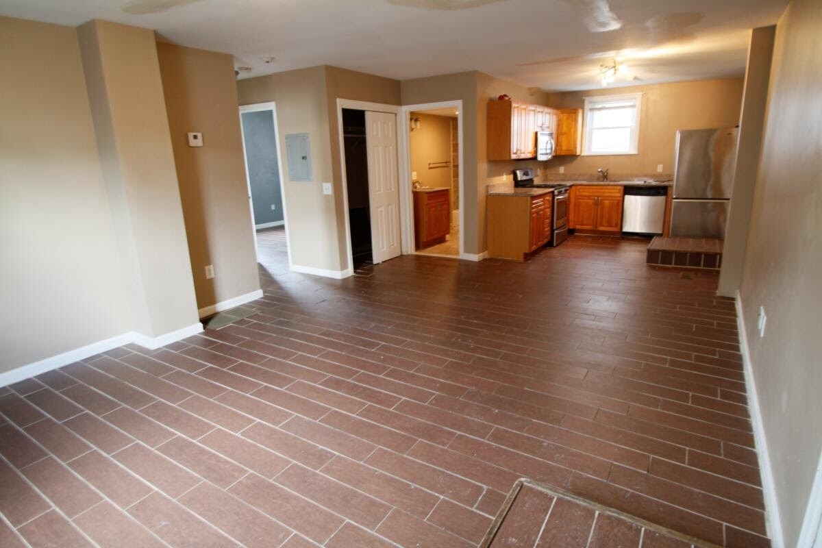 Foto principal - 170 Almy St