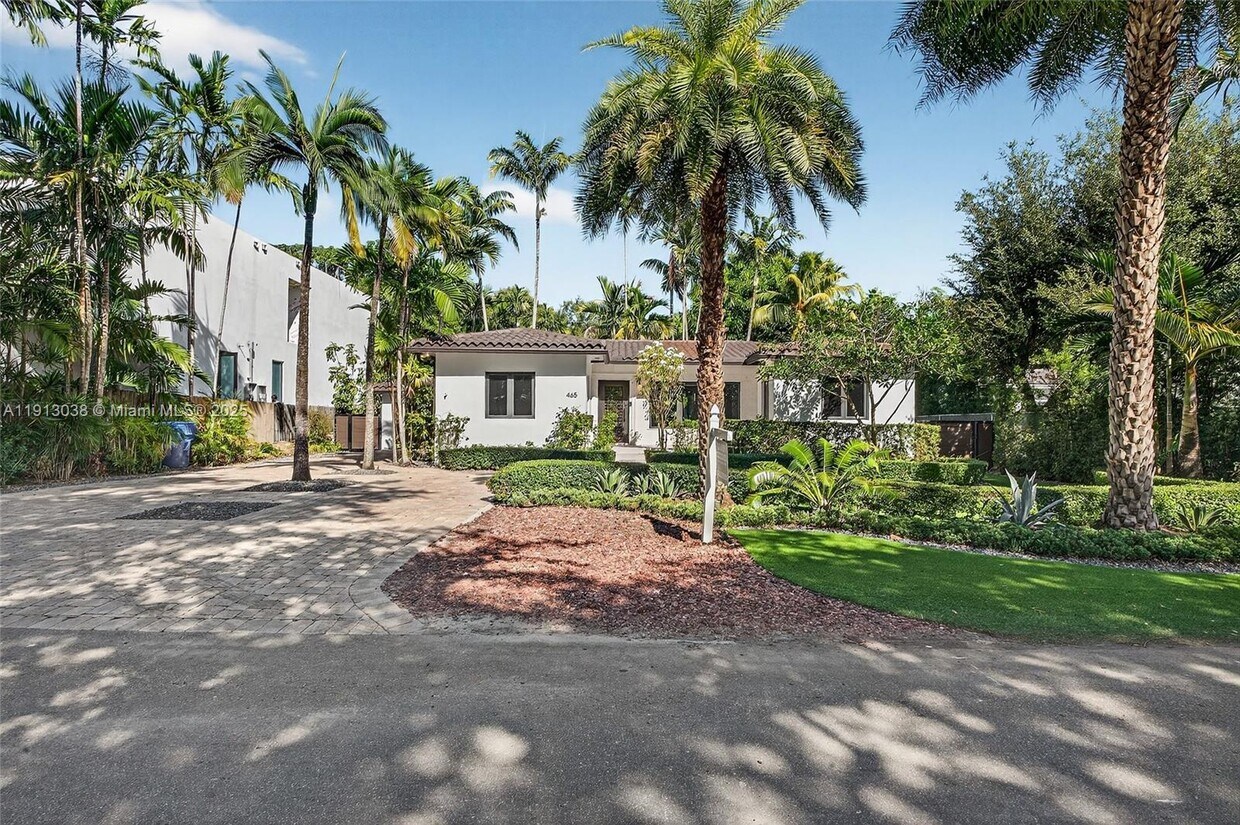 Foto principal - 465 NE 52nd St