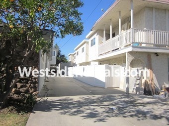 Primary Photo - 25909 Viana Ave