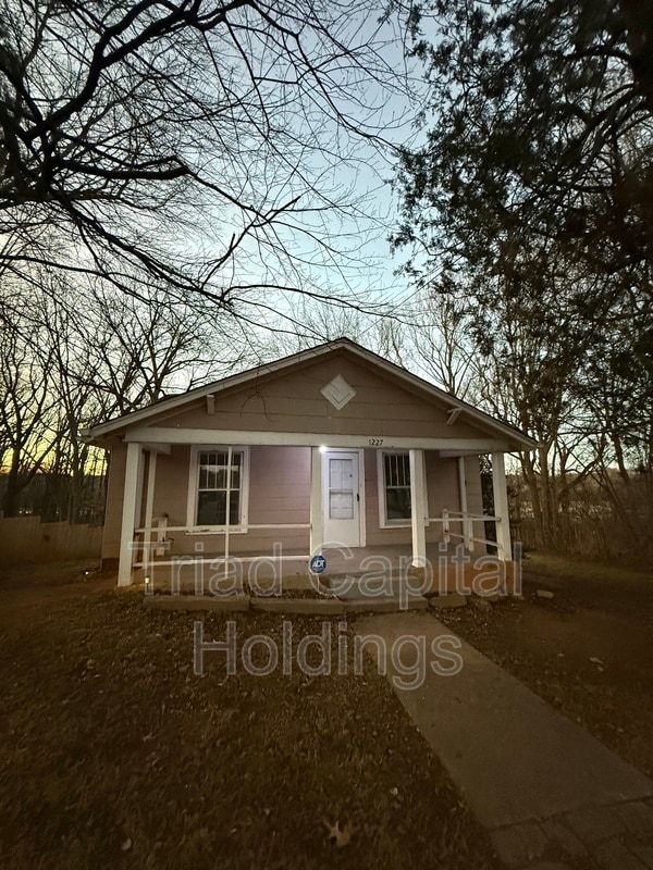 Photo - 1227 Fairfield Dr House