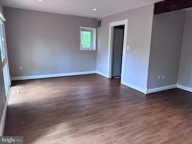 Foto del edificio - 3034 Sugar Ln