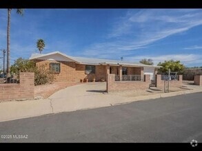 Building Photo - 1156 N Belvedere Ave