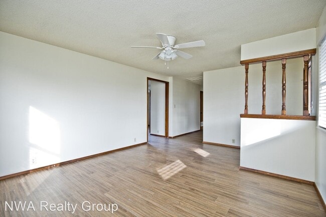 Building Photo - 3 br, 1 bath House - 726 McClure Avenue