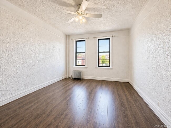 Foto del edificio - 700 Oakland Pl