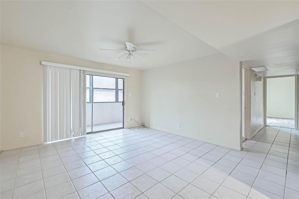 Foto principal - 3045 Walnut Bend Ln