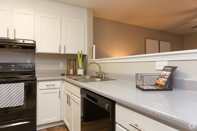 Sycamore - 875SF - Kitchen - Mooresville Station