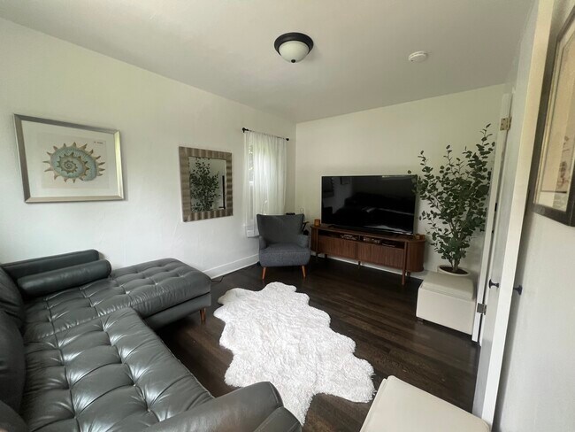Foto del edificio - 943 N Alder St