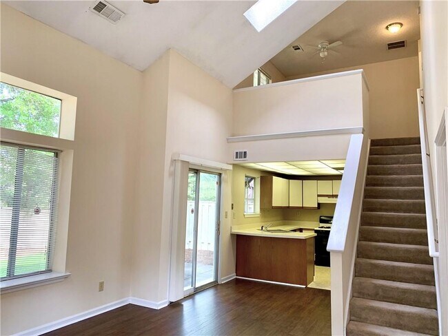 Foto del edificio - 2665 Windy Hill Pl