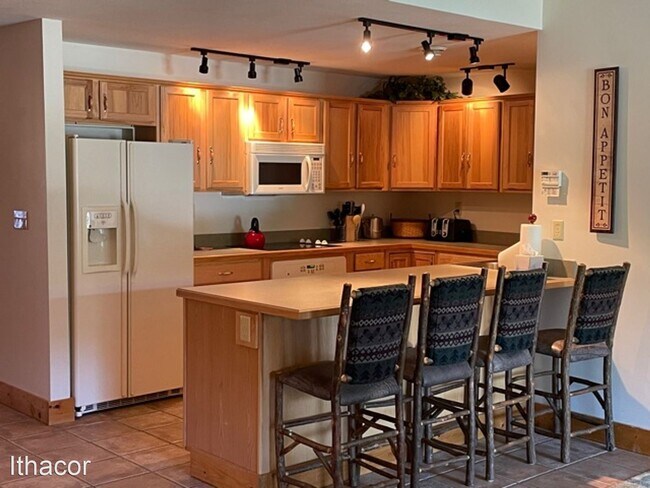 Building Photo - 2 br, 2 bath House - 2120 Clute Rd #R3