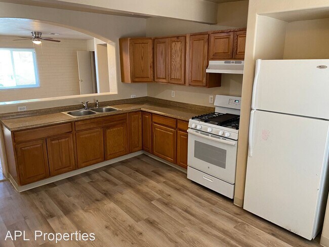 Building Photo - 4 br, 1.5 bath House - 2126 E. Irene Vista