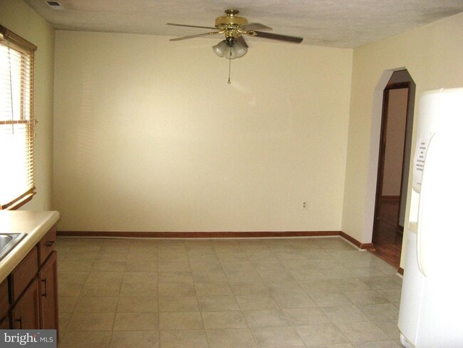 Building Photo - 104 Covington Ln