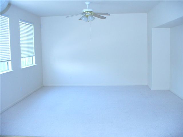 Foto del edificio - Large and Comfy and Ready For You