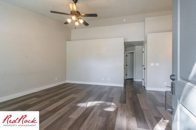 Foto del edificio - 1115 N 1340 W Cir
