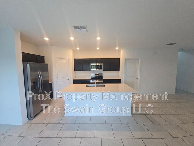 Foto del edificio - 633 Reggie Rd