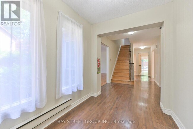 Building Photo - 33 Kilchurn Castle Dr