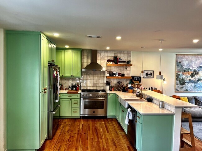 Foto del edificio - Updated with furnished option