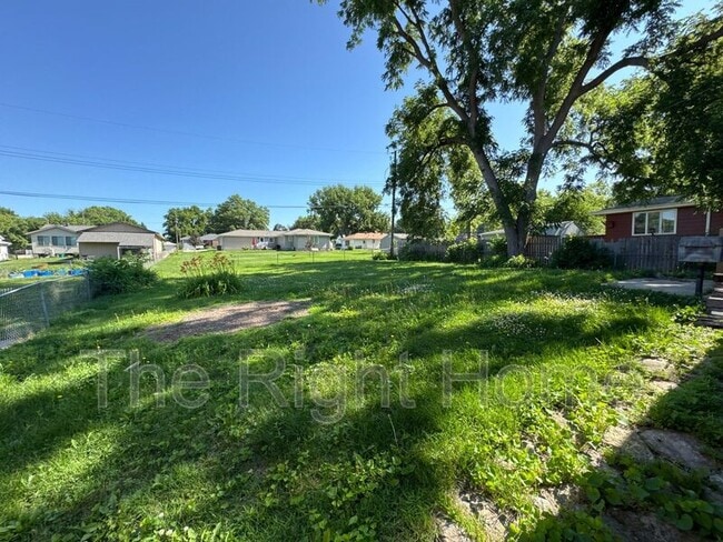 Building Photo - 4460 Shady Ln Cir