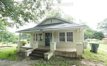 Building Photo - 1504 Jewitt St