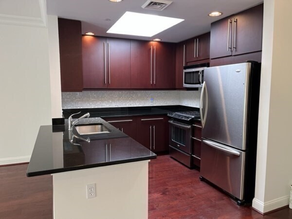 Foto del edificio - 629 Hammond St