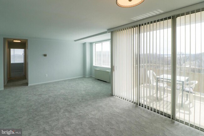 Building Photo - 6621 Wakefield Dr