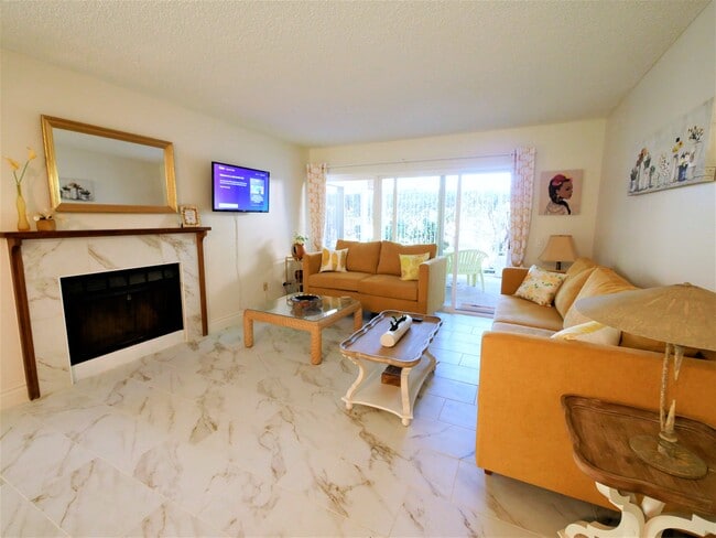 Building Photo - 3525 Lebon Dr