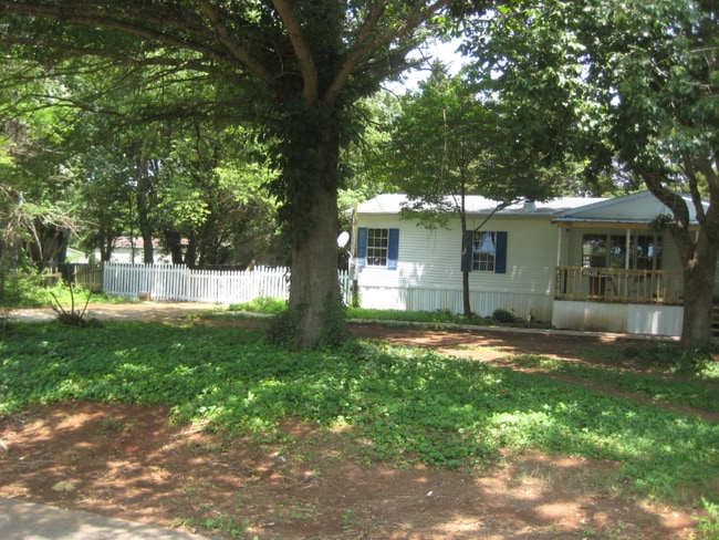 Building Photo - 123 Danridge Dr