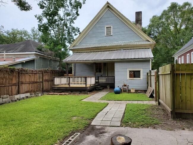 Building Photo - 1152 New Saint Francis St