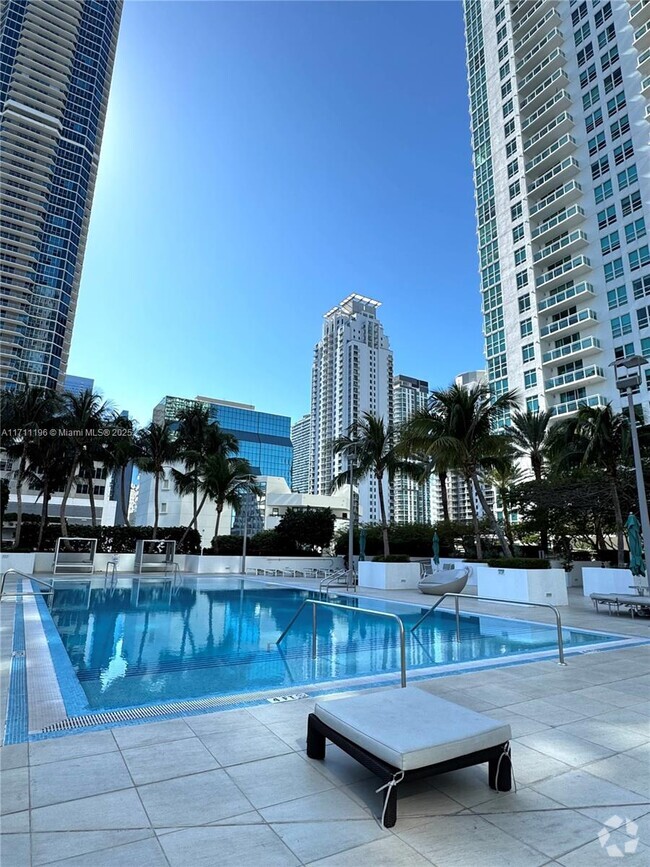 Building Photo - 951 Brickell Ave