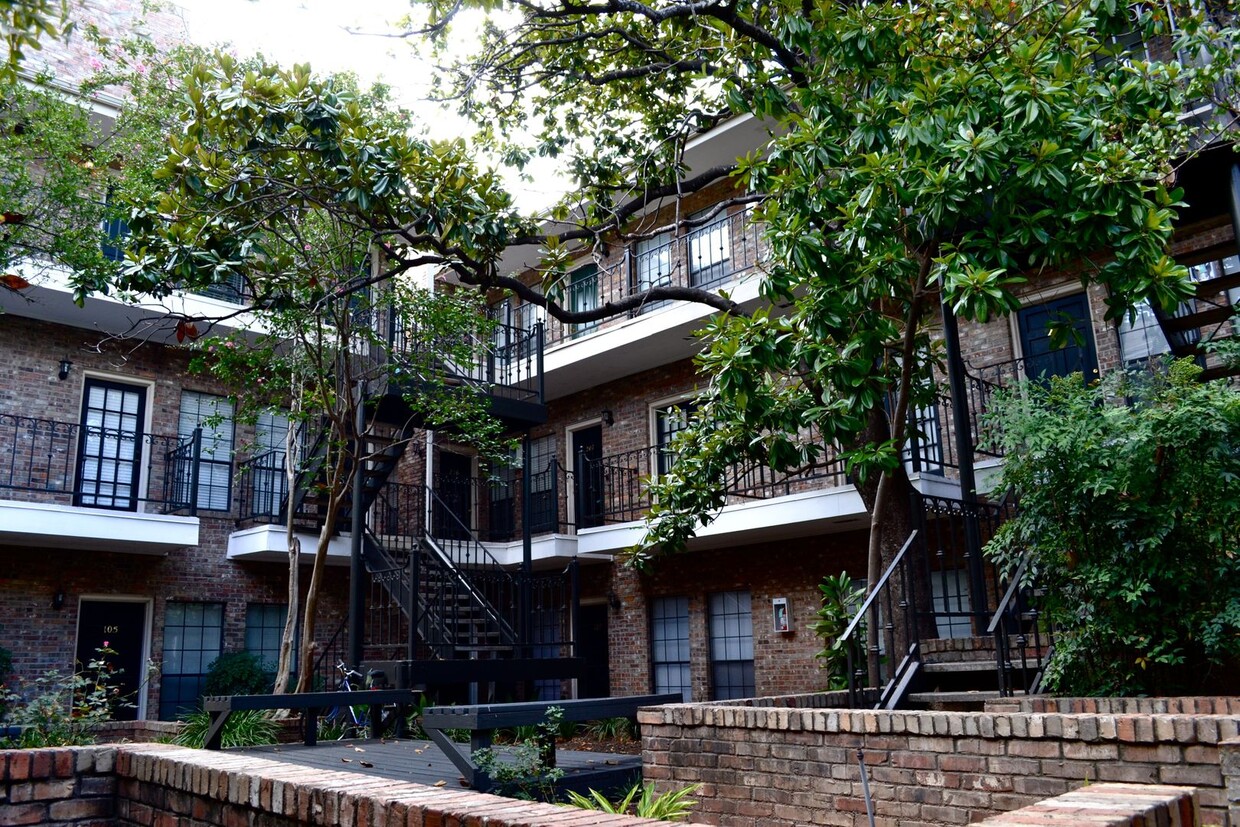 Primary Photo - 2801 Rio Grande St