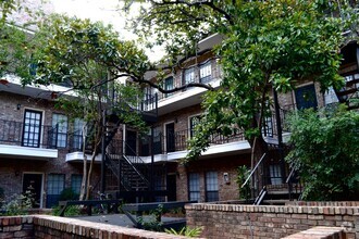 Building Photo - 2801 Rio Grande St