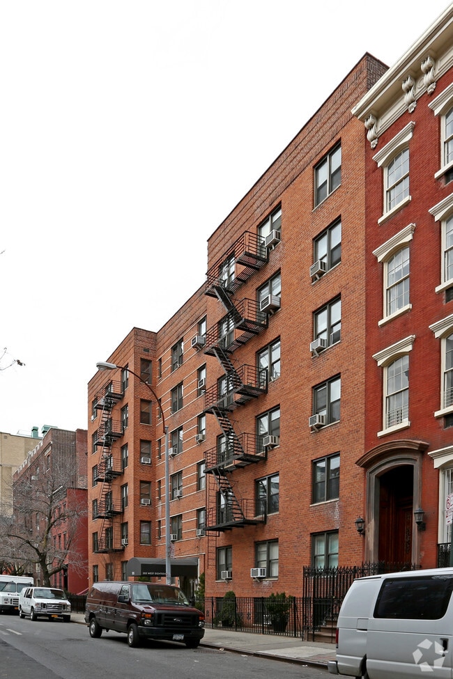 Primary Photo - 305 W 18th St