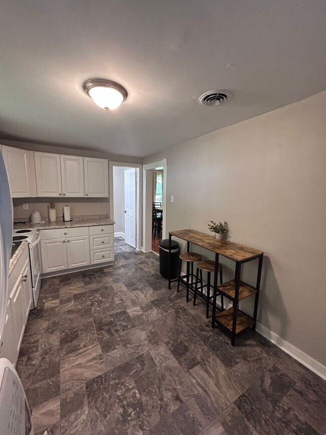 Foto del edificio - Fully Furnished Mid-Term Rental in Richmond’s East End