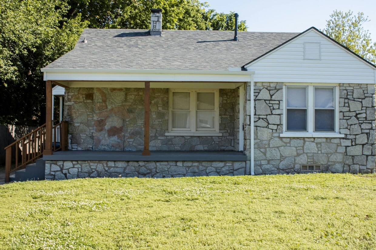 Foto principal - 2420 NE 25th St