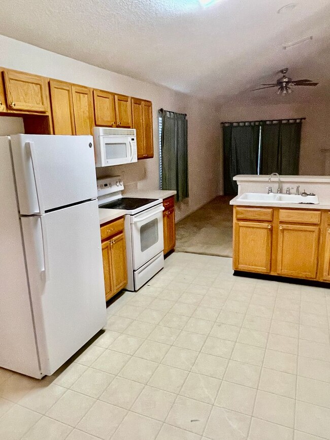 Foto del edificio - 96064 Piedmont Dr