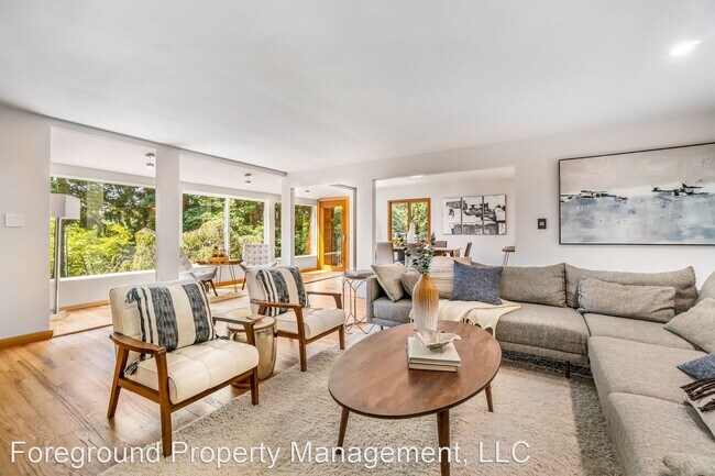 Foto del edificio - 3 br, 2.5 bath House - 4328 Lake Washingto...