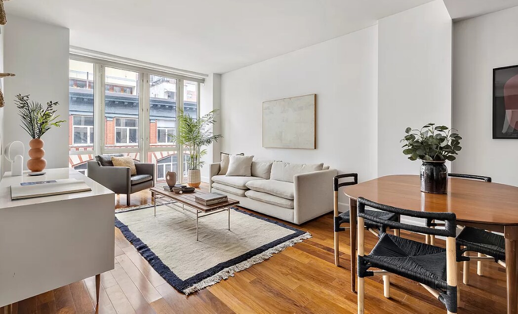 Primary Photo - 130 W 20th St