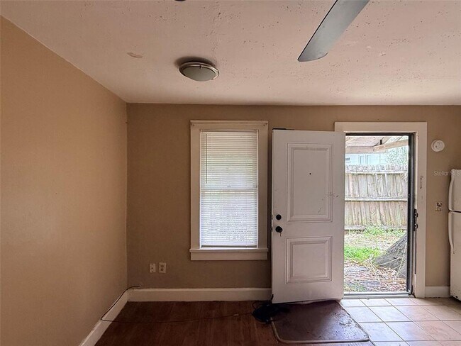 Foto del edificio - 1648 27th Ave N