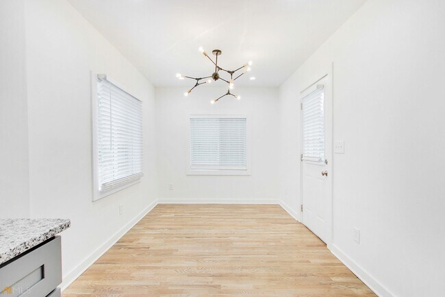 Building Photo - 3816 Bonanza Dr