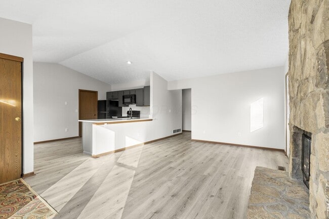 Building Photo - 1800 Weather Stone Ln