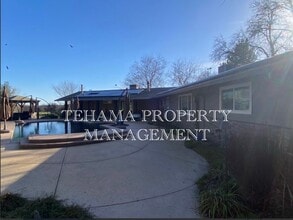 Building Photo - 14807 Hilltop Dr