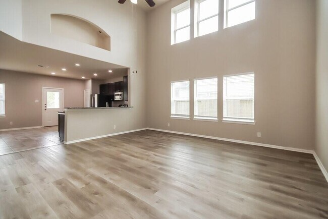 Building Photo - 307 Stevia Ave