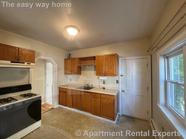 Building Photo - 71 Winchester St