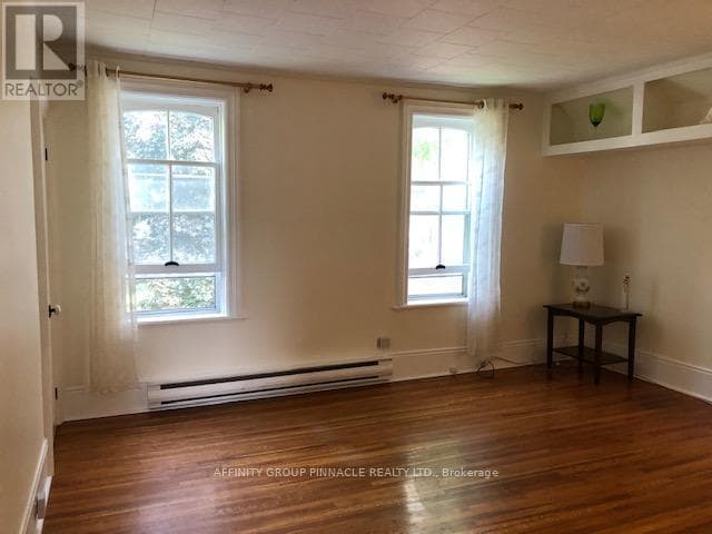 Building Photo - 114 Durham St W