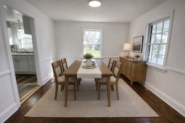 Building Photo - Bright 2BR / 2 Bath Bungalow Near Parks & Transit